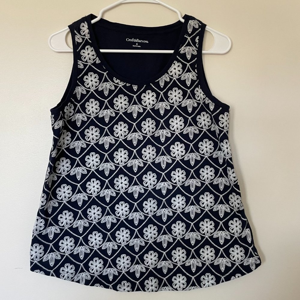 Croft & Barrow Navy Floral Tank Top. Size Small